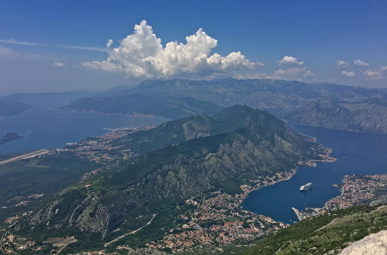 Apartamento Melodia del Mare Kotor Exterior foto